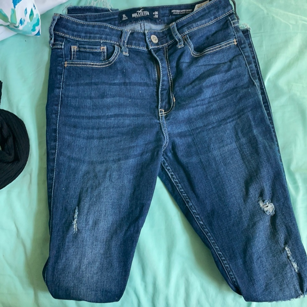 Hollister Ripped Dark Wash Skinny Jeans